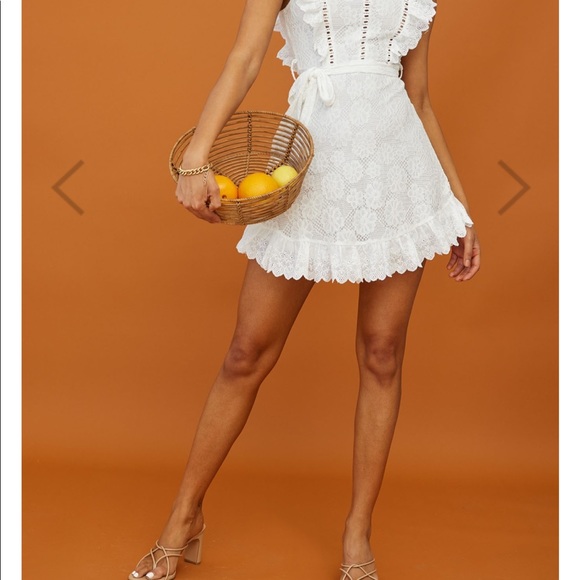 White lace dress - Picture 10 of 12